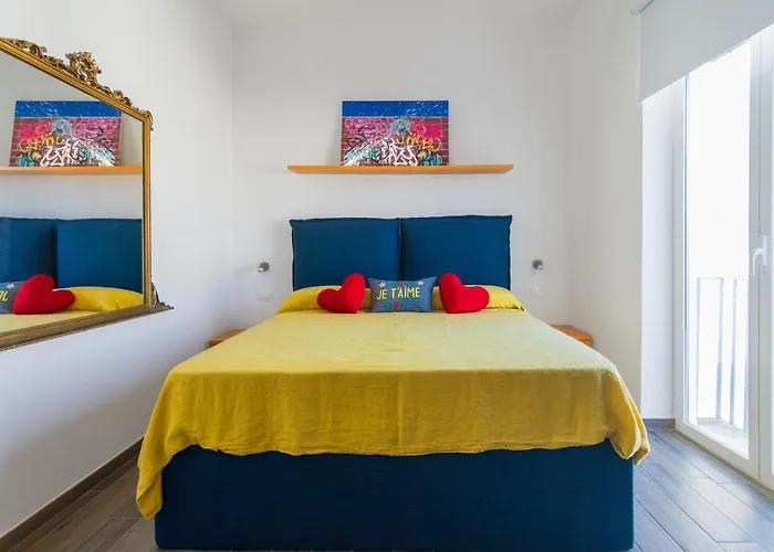 Apartment San Gennaro Modern Flat Neapel