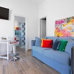 아파트 San Gennaro Modern Flat *