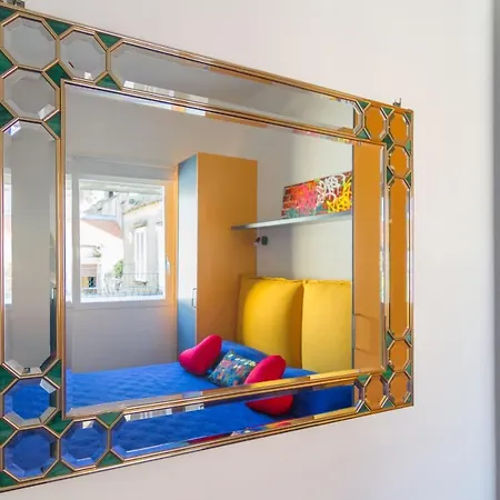 San Gennaro Modern Flat *